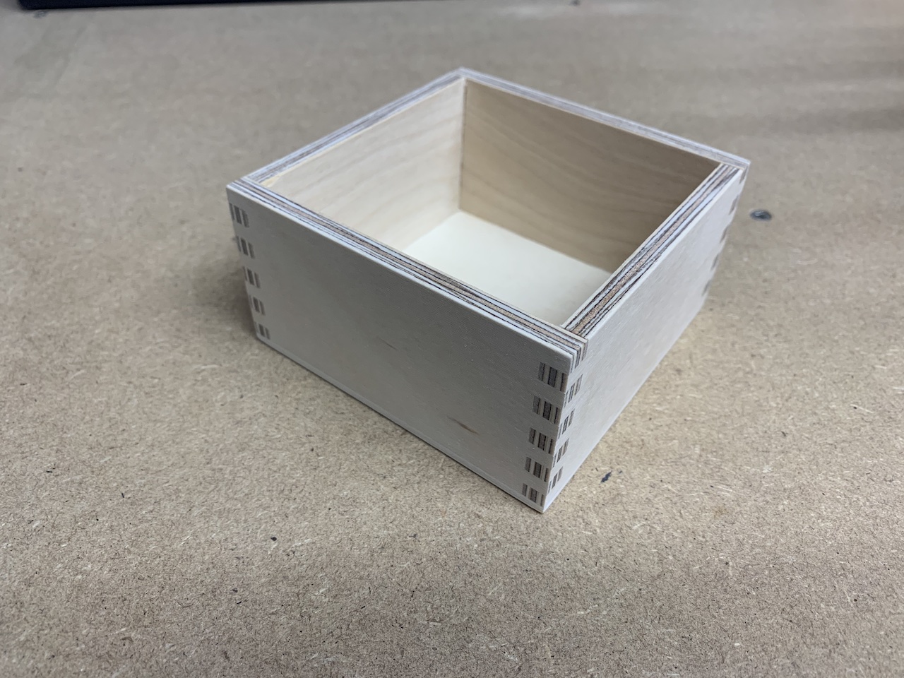 Small plywood finger joint box